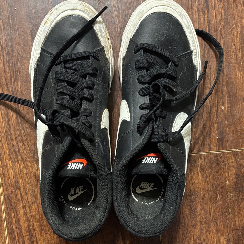 Nike Classic Black and White Low-Tops